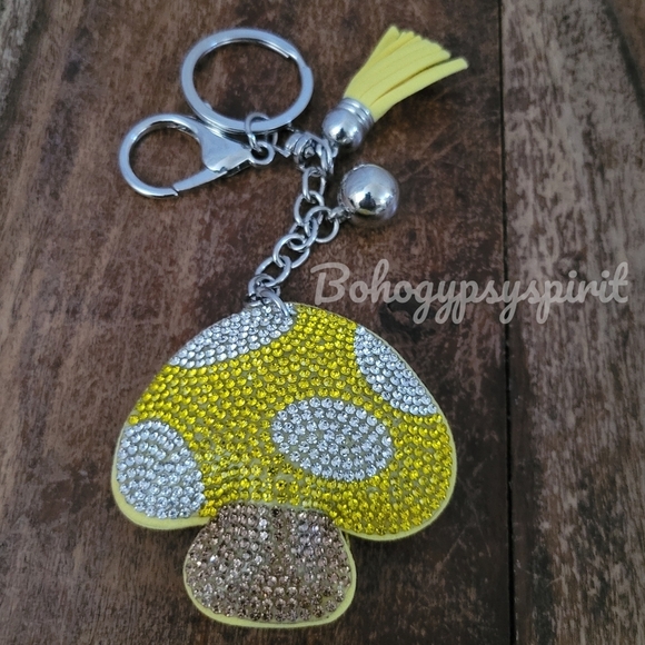 🍄Mushroom Crystal Rhinestone Keychain Bag Charm With Yellow Tassel - Picture 7 of 8